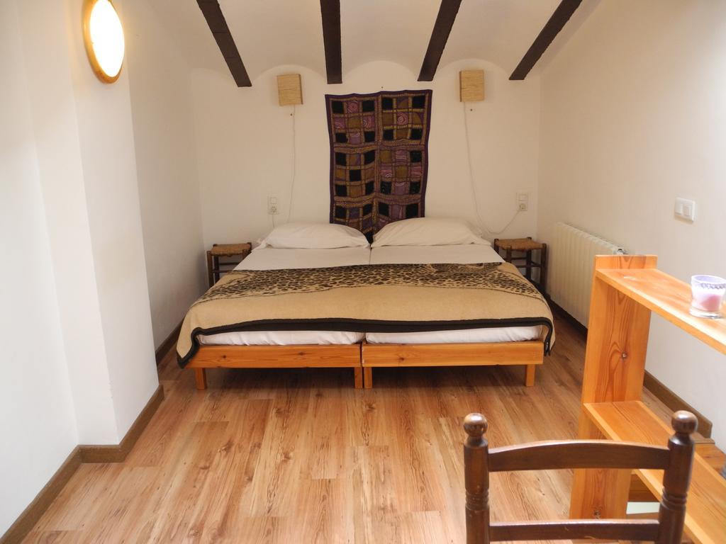Cal Viola Apartment