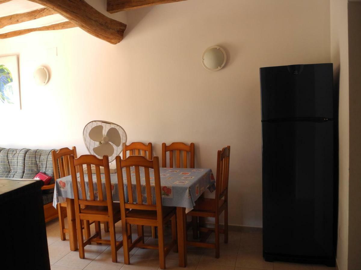 Cal Viola Apartment *